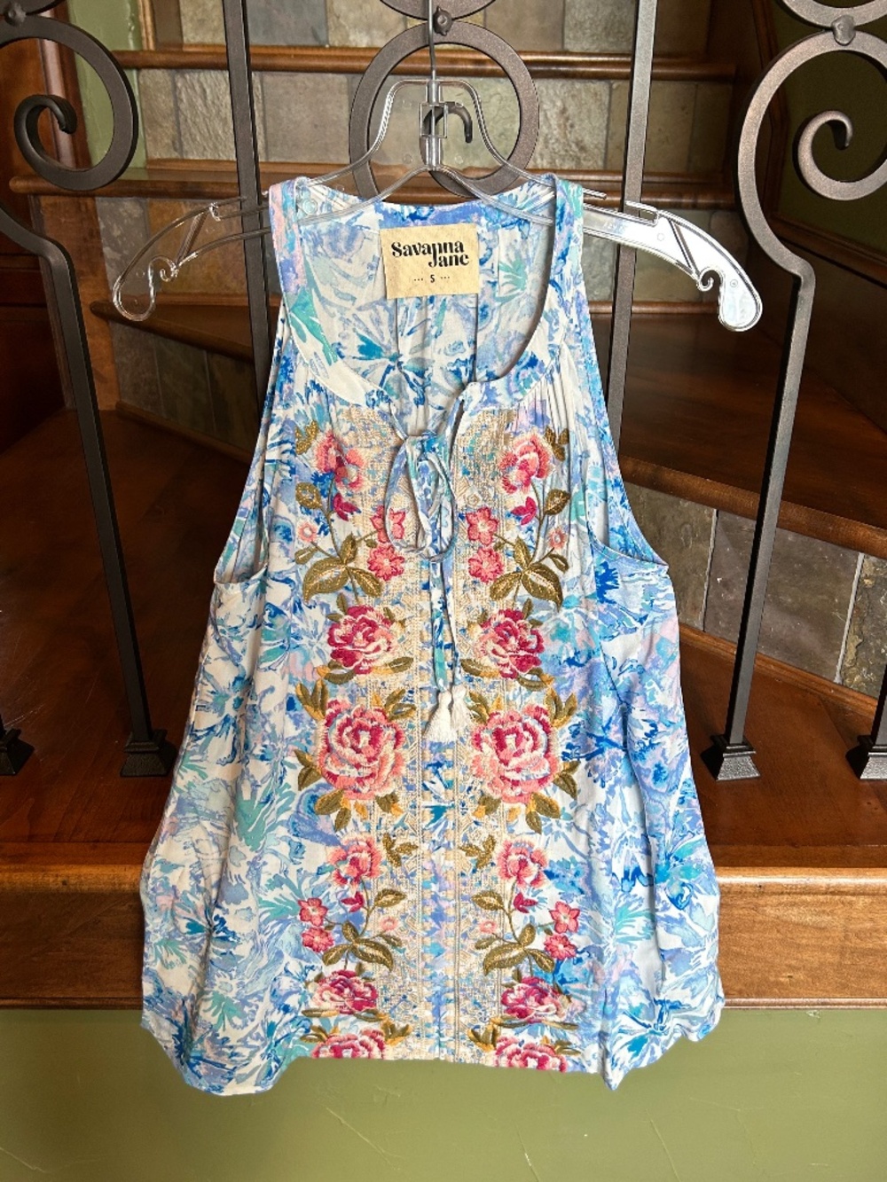 Savannah Jane sleeveless shirt with tie